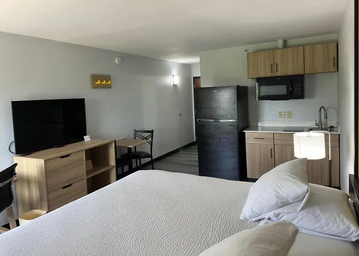 Super 8 By Wyndham Alexandria La