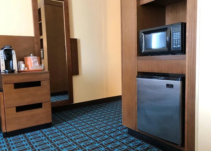 Fairfield Inn & Suites By Marriott Alexandria